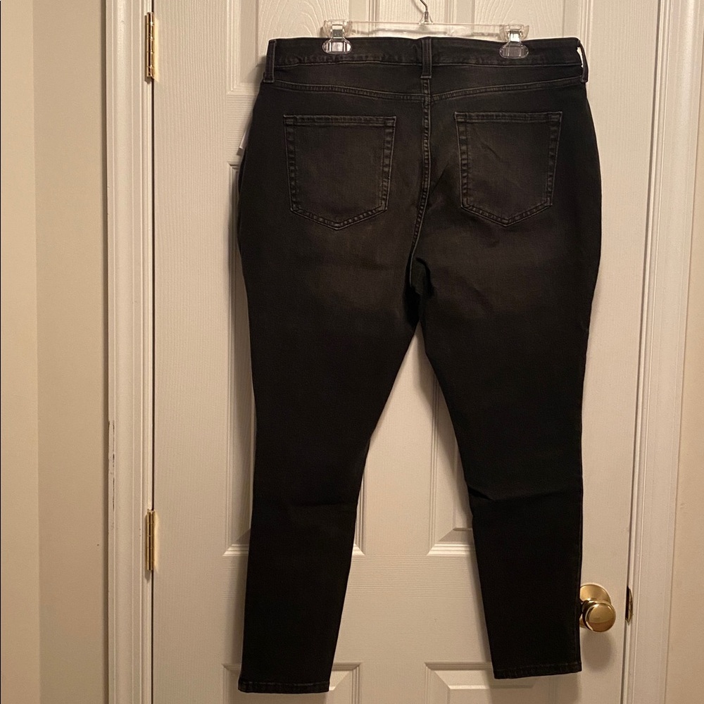 Time and Tru Black High Rise Curvy Skinny Jeans…size 18 - Picture 2 of 6